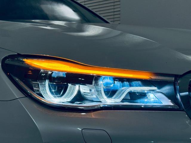 ７シリーズ ７４０ｉ　エクセレンス　電動ＳＲ／ＡＣＣ／ＨＵＤ／ディスプレイキー／セルフレベリング機能付エアサス／ドライビングアシストプラス／／ソフトクローズ／衝突・被害軽減ブレーキ／シートＨ・ベンチレーション／Ｂカメラ／ＥＴＣ／ドラレコ（31枚目）