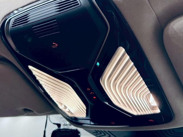 ７シリーズ ７４０ｉ　エクセレンス　電動ＳＲ／ＡＣＣ／ＨＵＤ／ディスプレイキー／セルフレベリング機能付エアサス／ドライビングアシストプラス／／ソフトクローズ／衝突・被害軽減ブレーキ／シートＨ・ベンチレーション／Ｂカメラ／ＥＴＣ／ドラレコ（53枚目）