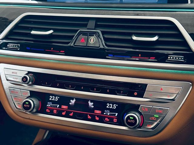 ７シリーズ ７４０ｉ　エクセレンス　電動ＳＲ／ＡＣＣ／ＨＵＤ／ディスプレイキー／セルフレベリング機能付エアサス／ドライビングアシストプラス／／ソフトクローズ／衝突・被害軽減ブレーキ／シートＨ・ベンチレーション／Ｂカメラ／ＥＴＣ／ドラレコ（57枚目）