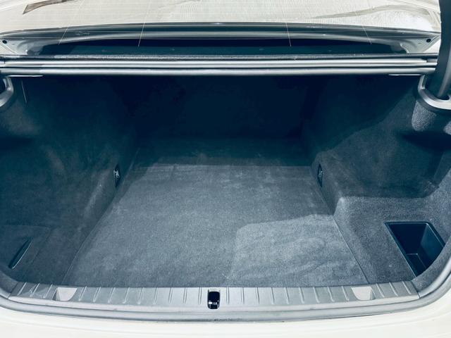 ７シリーズ ７４０ｉ　エクセレンス　電動ＳＲ／ＡＣＣ／ＨＵＤ／ディスプレイキー／セルフレベリング機能付エアサス／ドライビングアシストプラス／／ソフトクローズ／衝突・被害軽減ブレーキ／シートＨ・ベンチレーション／Ｂカメラ／ＥＴＣ／ドラレコ（70枚目）