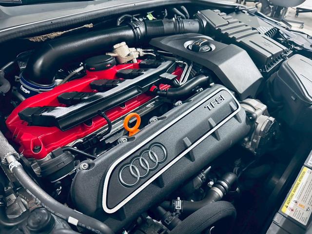 ＴＴ ＲＳクーペ ベースグレード　左ハンドル／純正６ＭＴ／アラゴスタ車高調／ＲＡＹＳ１９インチＡＷ／セミバケシート／シートヒーター／ＭＩＬＬＴＥＫマフラー／ＡＡＣ／オートライト／ＥＴＣ／純正ナビ／Ｂｌｕｅｔｏｏｔｈ接続／クルコン（2枚目）