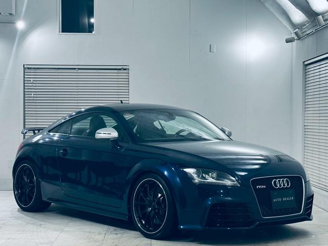 ＴＴ ＲＳクーペ ベースグレード　左ハンドル／純正６ＭＴ／アラゴスタ車高調／ＲＡＹＳ１９インチＡＷ／セミバケシート／シートヒーター／ＭＩＬＬＴＥＫマフラー／ＡＡＣ／オートライト／ＥＴＣ／純正ナビ／Ｂｌｕｅｔｏｏｔｈ接続／クルコン（6枚目）