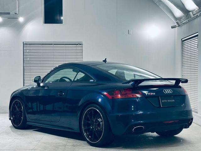 ＴＴ ＲＳクーペ ベースグレード　左ハンドル／純正６ＭＴ／アラゴスタ車高調／ＲＡＹＳ１９インチＡＷ／セミバケシート／シートヒーター／ＭＩＬＬＴＥＫマフラー／ＡＡＣ／オートライト／ＥＴＣ／純正ナビ／Ｂｌｕｅｔｏｏｔｈ接続／クルコン（10枚目）