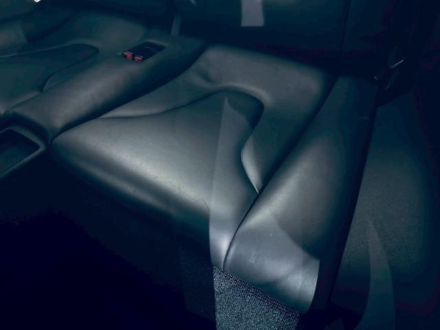 ＴＴ ＲＳクーペ ベースグレード　左ハンドル／純正６ＭＴ／アラゴスタ車高調／ＲＡＹＳ１９インチＡＷ／セミバケシート／シートヒーター／ＭＩＬＬＴＥＫマフラー／ＡＡＣ／オートライト／ＥＴＣ／純正ナビ／Ｂｌｕｅｔｏｏｔｈ接続／クルコン（22枚目）