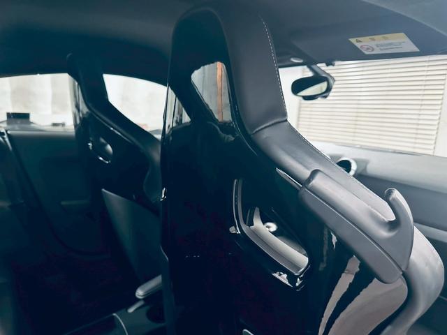 ＴＴ ＲＳクーペ ベースグレード　左ハンドル／純正６ＭＴ／アラゴスタ車高調／ＲＡＹＳ１９インチＡＷ／セミバケシート／シートヒーター／ＭＩＬＬＴＥＫマフラー／ＡＡＣ／オートライト／ＥＴＣ／純正ナビ／Ｂｌｕｅｔｏｏｔｈ接続／クルコン（23枚目）