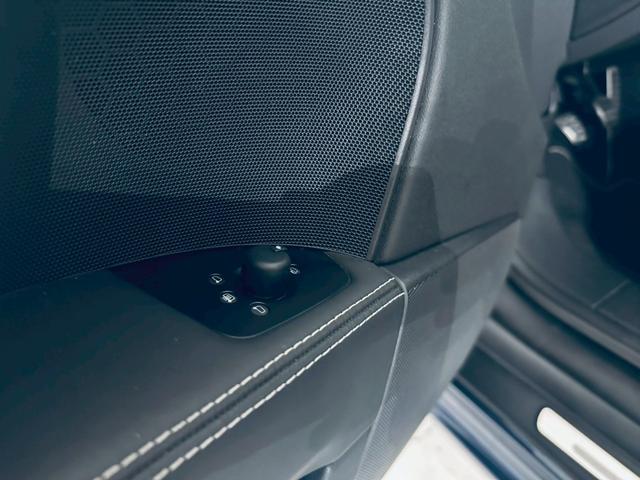 ＴＴ ＲＳクーペ ベースグレード　左ハンドル／純正６ＭＴ／アラゴスタ車高調／ＲＡＹＳ１９インチＡＷ／セミバケシート／シートヒーター／ＭＩＬＬＴＥＫマフラー／ＡＡＣ／オートライト／ＥＴＣ／純正ナビ／Ｂｌｕｅｔｏｏｔｈ接続／クルコン（31枚目）