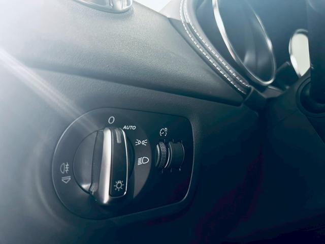 ＴＴ ＲＳクーペ ベースグレード　左ハンドル／純正６ＭＴ／アラゴスタ車高調／ＲＡＹＳ１９インチＡＷ／セミバケシート／シートヒーター／ＭＩＬＬＴＥＫマフラー／ＡＡＣ／オートライト／ＥＴＣ／純正ナビ／Ｂｌｕｅｔｏｏｔｈ接続／クルコン（33枚目）