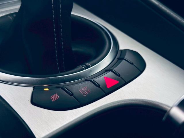 ＴＴ ＲＳクーペ ベースグレード　左ハンドル／純正６ＭＴ／アラゴスタ車高調／ＲＡＹＳ１９インチＡＷ／セミバケシート／シートヒーター／ＭＩＬＬＴＥＫマフラー／ＡＡＣ／オートライト／ＥＴＣ／純正ナビ／Ｂｌｕｅｔｏｏｔｈ接続／クルコン（46枚目）