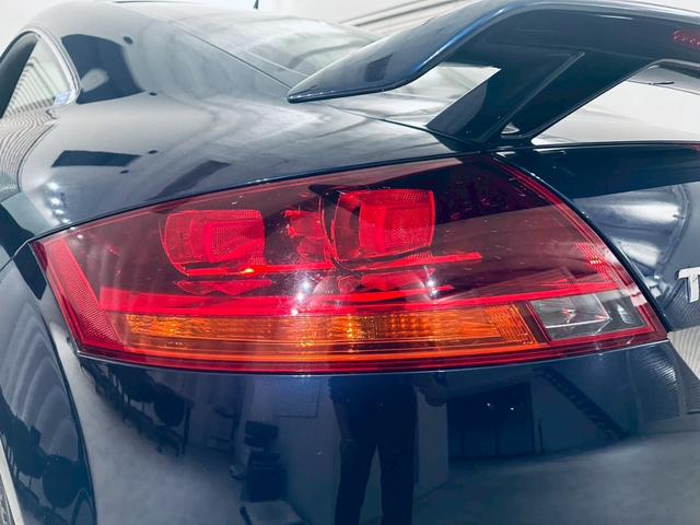 ＴＴ ＲＳクーペ ベースグレード　左ハンドル／純正６ＭＴ／アラゴスタ車高調／ＲＡＹＳ１９インチＡＷ／セミバケシート／シートヒーター／ＭＩＬＬＴＥＫマフラー／ＡＡＣ／オートライト／ＥＴＣ／純正ナビ／Ｂｌｕｅｔｏｏｔｈ接続／クルコン（63枚目）