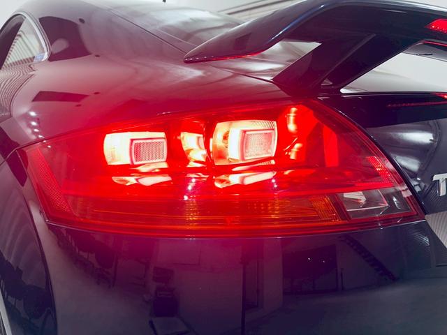 ＴＴ ＲＳクーペ ベースグレード　左ハンドル／純正６ＭＴ／アラゴスタ車高調／ＲＡＹＳ１９インチＡＷ／セミバケシート／シートヒーター／ＭＩＬＬＴＥＫマフラー／ＡＡＣ／オートライト／ＥＴＣ／純正ナビ／Ｂｌｕｅｔｏｏｔｈ接続／クルコン（67枚目）