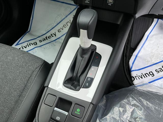 フィット ホーム　４ＷＤ　ホンダセンシング　純正ディスプレー　ブルートゥース　ＵＳＢ　バックカメラ　障害物センサー　ＬＥＤヘッドライト　スマートキー　当店代車アップ車両（26枚目）