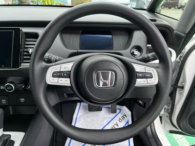 フィット ホーム　４ＷＤ　ホンダセンシング　純正ディスプレー　ブルートゥース　ＵＳＢ　バックカメラ　障害物センサー　ＬＥＤヘッドライト　スマートキー　当店代車アップ車両（40枚目）