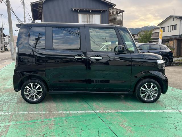 Ｎ－ＢＯＸカスタム ベースグレード　４ＷＤ　ホンダセンシング　純正ディスプレー　ブルートゥース　ＵＳＢ　バックカメラ　両側パワースライドドア　ＬＥＤヘッドライト　当店代車アップ車両（4枚目）