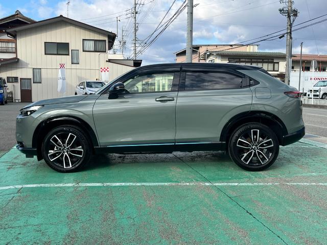 ヴェゼル ｅ：ＨＥＶＺ・ＰＬａＹパッケージ　４ＷＤ　ホンダセンシング　純正コネクトディスプレーナビ　フルセグＴＶ　ブルートゥース　ＵＳＢ　マルチカメラ　ＥＴＣ２．０　パワーテールゲート　ＬＥＤヘッドライト　ガラスルーフ　当店試乗車アップ車両（5枚目）