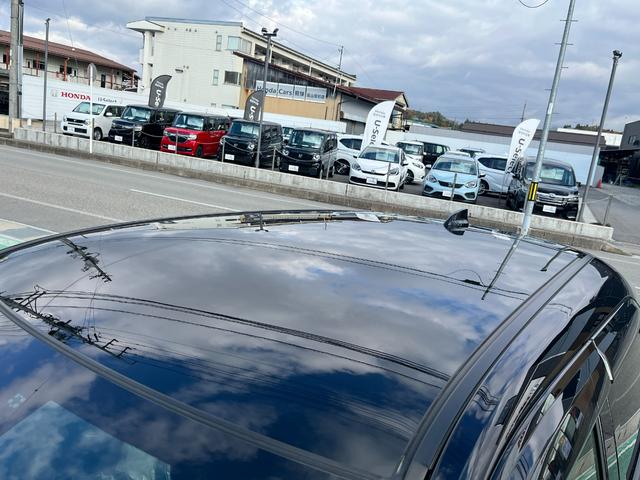 ヴェゼル ｅ：ＨＥＶＺ・ＰＬａＹパッケージ　４ＷＤ　ホンダセンシング　純正コネクトディスプレーナビ　フルセグＴＶ　ブルートゥース　ＵＳＢ　マルチカメラ　ＥＴＣ２．０　パワーテールゲート　ＬＥＤヘッドライト　ガラスルーフ　当店試乗車アップ車両（11枚目）