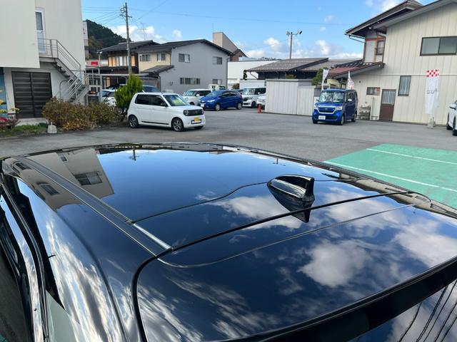 ヴェゼル ｅ：ＨＥＶＺ・ＰＬａＹパッケージ　４ＷＤ　ホンダセンシング　純正コネクトディスプレーナビ　フルセグＴＶ　ブルートゥース　ＵＳＢ　マルチカメラ　ＥＴＣ２．０　パワーテールゲート　ＬＥＤヘッドライト　ガラスルーフ　当店試乗車アップ車両（12枚目）
