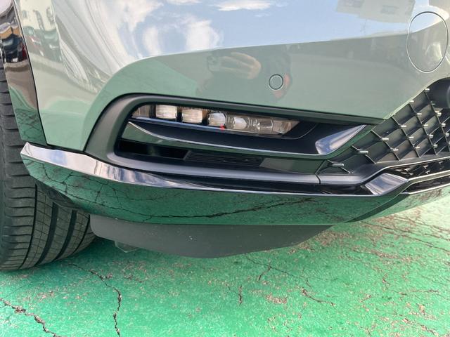 ヴェゼル ｅ：ＨＥＶＺ・ＰＬａＹパッケージ　４ＷＤ　ホンダセンシング　純正コネクトディスプレーナビ　フルセグＴＶ　ブルートゥース　ＵＳＢ　マルチカメラ　ＥＴＣ２．０　パワーテールゲート　ＬＥＤヘッドライト　ガラスルーフ　当店試乗車アップ車両（16枚目）