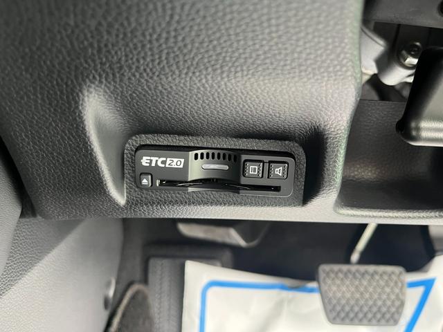 ヴェゼル ｅ：ＨＥＶＺ・ＰＬａＹパッケージ　４ＷＤ　ホンダセンシング　純正コネクトディスプレーナビ　フルセグＴＶ　ブルートゥース　ＵＳＢ　マルチカメラ　ＥＴＣ２．０　パワーテールゲート　ＬＥＤヘッドライト　ガラスルーフ　当店試乗車アップ車両（31枚目）