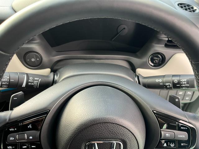 ヴェゼル ｅ：ＨＥＶＺ・ＰＬａＹパッケージ　４ＷＤ　ホンダセンシング　純正コネクトディスプレーナビ　フルセグＴＶ　ブルートゥース　ＵＳＢ　マルチカメラ　ＥＴＣ２．０　パワーテールゲート　ＬＥＤヘッドライト　ガラスルーフ　当店試乗車アップ車両（50枚目）