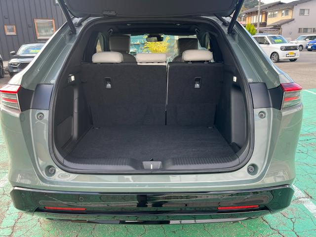 ヴェゼル ｅ：ＨＥＶＺ・ＰＬａＹパッケージ　４ＷＤ　ホンダセンシング　純正コネクトディスプレーナビ　フルセグＴＶ　ブルートゥース　ＵＳＢ　マルチカメラ　ＥＴＣ２．０　パワーテールゲート　ＬＥＤヘッドライト　ガラスルーフ　当店試乗車アップ車両（56枚目）