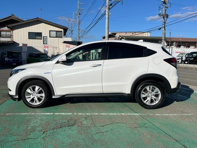 ヴェゼル ハイブリッドＸ　４ＷＤ　安心パッケージ　純正ナビ　ワンセグ　ブルートゥース　バックカメラ　ＬＥＤヘッドライト　クルコン　パドルシフト　スマートキー　純正アルミホイール（5枚目）