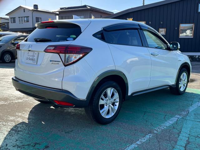 ヴェゼル ハイブリッドＸ　４ＷＤ　安心パッケージ　純正ナビ　ワンセグ　ブルートゥース　バックカメラ　ＬＥＤヘッドライト　クルコン　パドルシフト　スマートキー　純正アルミホイール（8枚目）