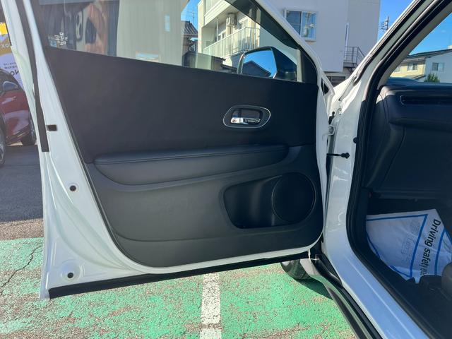 ヴェゼル ハイブリッドＸ　４ＷＤ　安心パッケージ　純正ナビ　ワンセグ　ブルートゥース　バックカメラ　ＬＥＤヘッドライト　クルコン　パドルシフト　スマートキー　純正アルミホイール（30枚目）