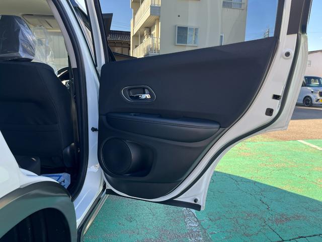 ヴェゼル ハイブリッドＸ　４ＷＤ　安心パッケージ　純正ナビ　ワンセグ　ブルートゥース　バックカメラ　ＬＥＤヘッドライト　クルコン　パドルシフト　スマートキー　純正アルミホイール（31枚目）