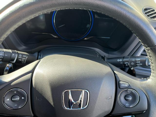 ヴェゼル ハイブリッドＸ　４ＷＤ　安心パッケージ　純正ナビ　ワンセグ　ブルートゥース　バックカメラ　ＬＥＤヘッドライト　クルコン　パドルシフト　スマートキー　純正アルミホイール（42枚目）