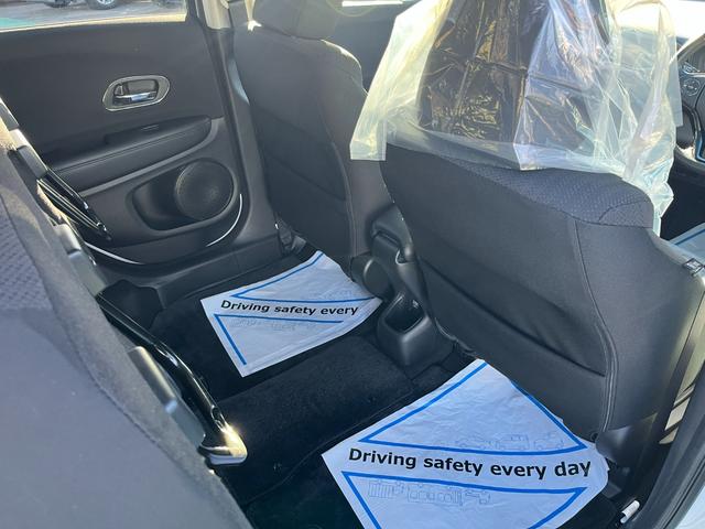 ヴェゼル ハイブリッドＸ　４ＷＤ　安心パッケージ　純正ナビ　ワンセグ　ブルートゥース　バックカメラ　ＬＥＤヘッドライト　クルコン　パドルシフト　スマートキー　純正アルミホイール（50枚目）