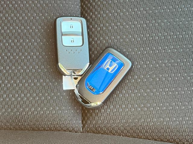 ヴェゼル ハイブリッドＸ　４ＷＤ　安心パッケージ　純正ナビ　ワンセグ　ブルートゥース　バックカメラ　ＬＥＤヘッドライト　クルコン　パドルシフト　スマートキー　純正アルミホイール（55枚目）