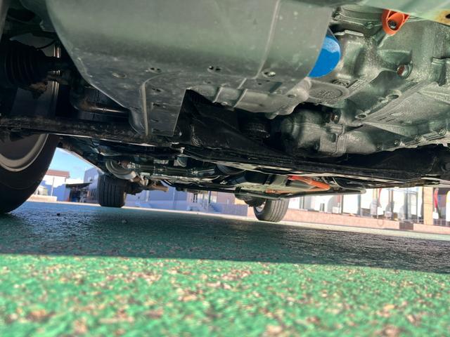 ヴェゼル ハイブリッドＸ　４ＷＤ　安心パッケージ　純正ナビ　ワンセグ　ブルートゥース　バックカメラ　ＬＥＤヘッドライト　クルコン　パドルシフト　スマートキー　純正アルミホイール（58枚目）