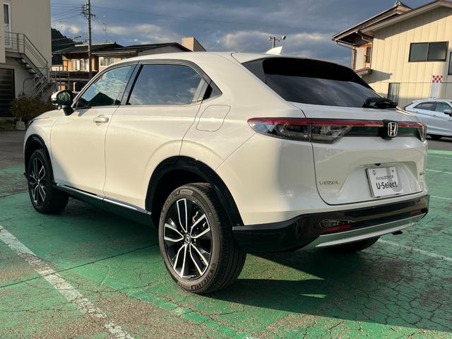 ヴェゼル ｅ：ＨＥＶＺ　４ＷＤ　ホンダセンシング　純正インターナビ　フルセグＴＶ　ブルートゥース　バックカメラ　ＥＴＣ　前後ドライブレコーダー　パワーテールゲート　ＬＥＤヘッドライト（9枚目）