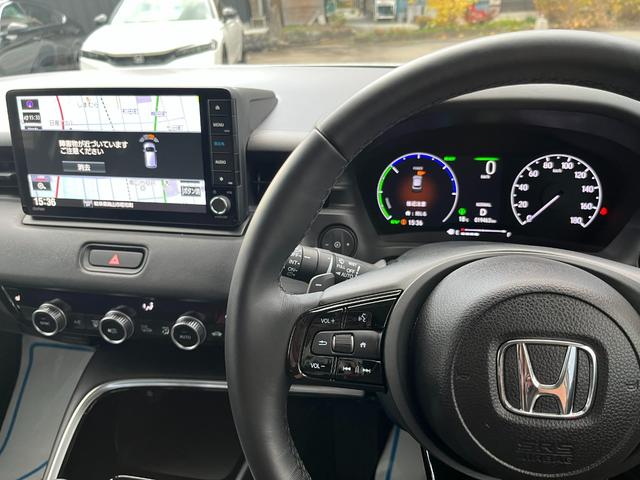 ヴェゼル ｅ：ＨＥＶＺ　４ＷＤ　ホンダセンシング　純正インターナビ　フルセグＴＶ　ブルートゥース　バックカメラ　ＥＴＣ　前後ドライブレコーダー　パワーテールゲート　ＬＥＤヘッドライト（25枚目）