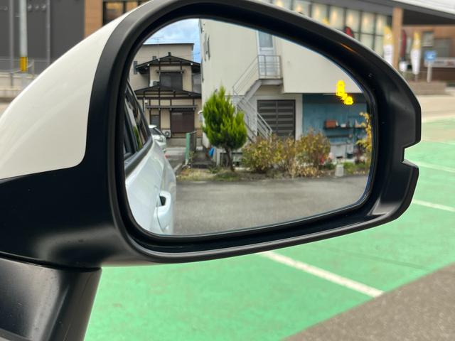 ヴェゼル ｅ：ＨＥＶＺ　４ＷＤ　ホンダセンシング　純正インターナビ　フルセグＴＶ　ブルートゥース　バックカメラ　ＥＴＣ　前後ドライブレコーダー　パワーテールゲート　ＬＥＤヘッドライト（27枚目）