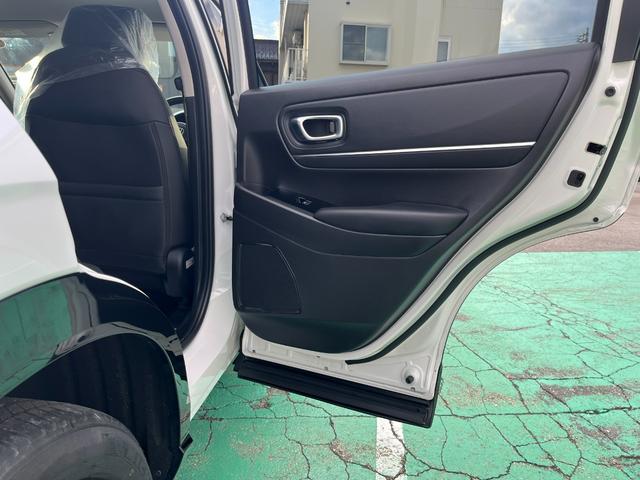 ヴェゼル ｅ：ＨＥＶＺ　４ＷＤ　ホンダセンシング　純正インターナビ　フルセグＴＶ　ブルートゥース　バックカメラ　ＥＴＣ　前後ドライブレコーダー　パワーテールゲート　ＬＥＤヘッドライト（39枚目）