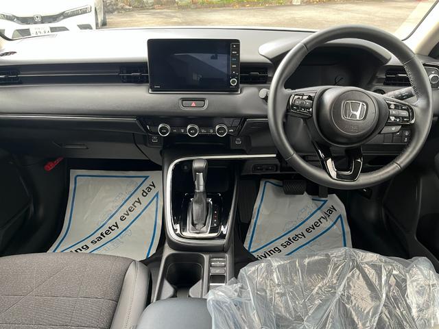 ヴェゼル ｅ：ＨＥＶＺ　４ＷＤ　ホンダセンシング　純正インターナビ　フルセグＴＶ　ブルートゥース　バックカメラ　ＥＴＣ　前後ドライブレコーダー　パワーテールゲート　ＬＥＤヘッドライト（45枚目）