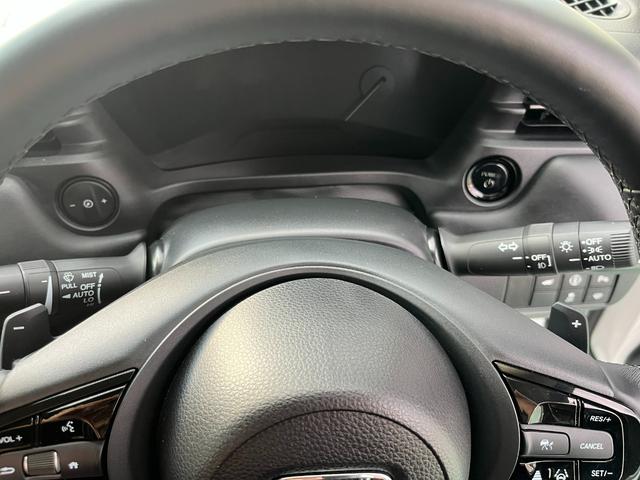 ヴェゼル ｅ：ＨＥＶＺ　４ＷＤ　ホンダセンシング　純正インターナビ　フルセグＴＶ　ブルートゥース　バックカメラ　ＥＴＣ　前後ドライブレコーダー　パワーテールゲート　ＬＥＤヘッドライト（50枚目）