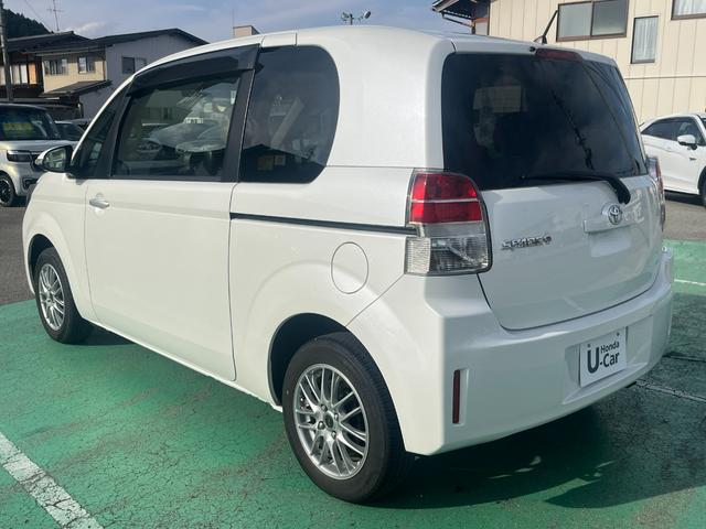 スペイド Ｘ　４ＷＤ　純正ワイドナビ　ワンセグＴＶ　ブルートゥース　左パワースライドドア　キーレスエントリー　社外アルミホイール（9枚目）