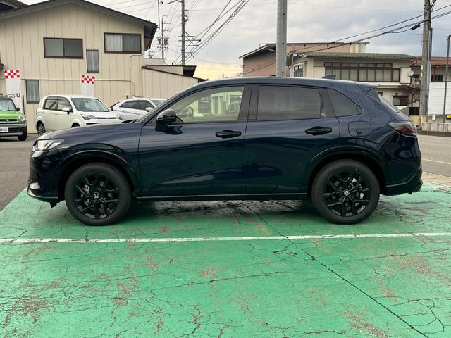 ZR-V e:HEVZ特別仕様車ブラックスタイル 4WD ホンダセンシング 純正コネクトディスプレーナビ フルセグTV ブルートゥース マルチカメラ ETC2.0 BOSEスピーカー パワーテールゲート LEDヘッドライト 当店試乗車アップ車両(5枚目)