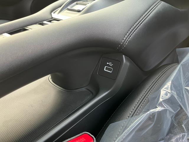 ZR-V e:HEVZ特別仕様車ブラックスタイル 4WD ホンダセンシング 純正コネクトディスプレーナビ フルセグTV ブルートゥース マルチカメラ ETC2.0 BOSEスピーカー パワーテールゲート LEDヘッドライト 当店試乗車アップ車両(30枚目)