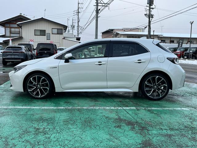 カローラスポーツ ハイブリッドＧＺ　トヨタセーフティセンス　純正ワイドナビ　フルセグＴＶ　ブルートゥース　バックカメラ　ＥＴＣ　社外ドラレコ　ヘッドアップディスプレイ　ＬＥＤヘッドライト　デジタルインナーミラー（5枚目）