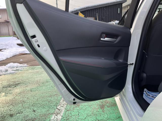 カローラスポーツ ハイブリッドＧＺ　トヨタセーフティセンス　純正ワイドナビ　フルセグＴＶ　ブルートゥース　バックカメラ　ＥＴＣ　社外ドラレコ　ヘッドアップディスプレイ　ＬＥＤヘッドライト　デジタルインナーミラー（39枚目）