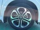 純正アルミホイール付いてます!車の軽量化に繋がることは勿論、見た目の印象が違いますよね♪