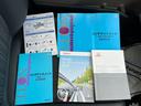 取扱説明書や新車時からの保証書などしっかり有りますよ！