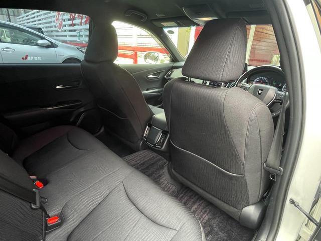 クラウンハイブリッド RS 自社買取車/禁煙/全方位カメラ/HUD/BSM/セーフティセンス/ヨコハマ2023年製dBタイヤ/パワーシート/LEDヘッド&フォグ/シーケンシャルウインカー/ステアヒーター&シートヒーター(26枚目)