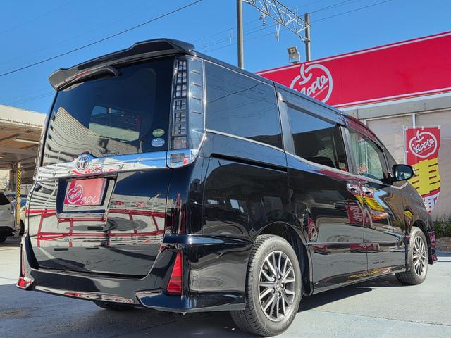 ヴォクシー ＺＳ　煌　ＬＥＤヘッド　両側パワースライドドア　純正ＳＤナビＴＶ　バックカメラ　アルパイン後席モニター　オートハイビーム　レーンアシスト　プリクラッシュ　アイドルストップ　ステアスイッチ　ＥＴＣ　スマートキー（4枚目）