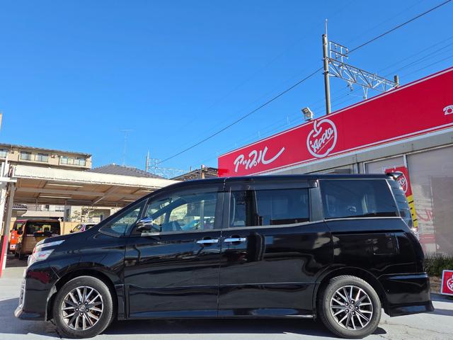 ヴォクシー ＺＳ　煌　ＬＥＤヘッド　両側パワースライドドア　純正ＳＤナビＴＶ　バックカメラ　アルパイン後席モニター　オートハイビーム　レーンアシスト　プリクラッシュ　アイドルストップ　ステアスイッチ　ＥＴＣ　スマートキー（8枚目）