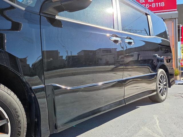 ヴォクシー ＺＳ　煌　ＬＥＤヘッド　両側パワースライドドア　純正ＳＤナビＴＶ　バックカメラ　アルパイン後席モニター　オートハイビーム　レーンアシスト　プリクラッシュ　アイドルストップ　ステアスイッチ　ＥＴＣ　スマートキー（9枚目）