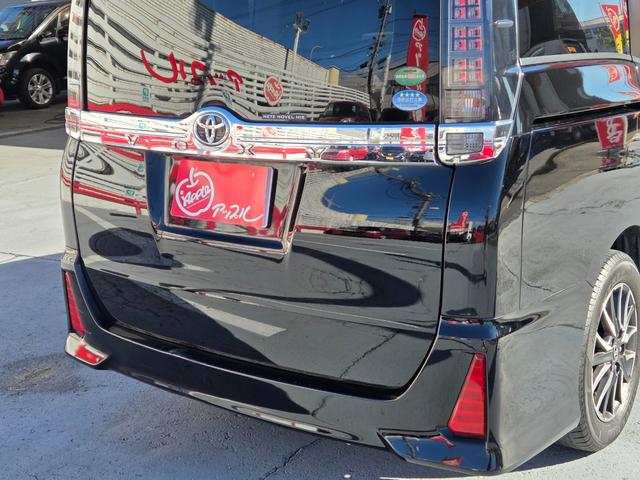 ヴォクシー ＺＳ　煌　ＬＥＤヘッド　両側パワースライドドア　純正ＳＤナビＴＶ　バックカメラ　アルパイン後席モニター　オートハイビーム　レーンアシスト　プリクラッシュ　アイドルストップ　ステアスイッチ　ＥＴＣ　スマートキー（13枚目）